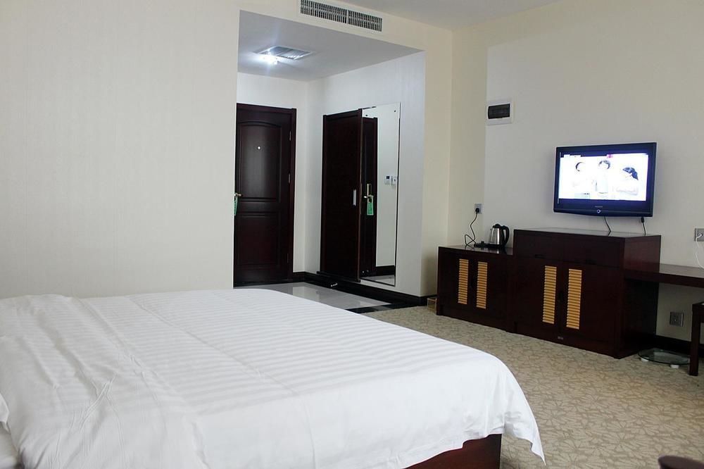 China Rushan Champs Elysees Hotel Shandong Экстерьер фото